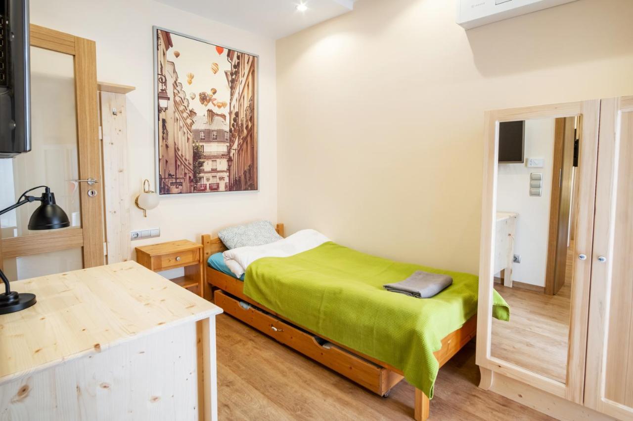 Kiss-Henezi Guest House Keszthely Buitenkant foto