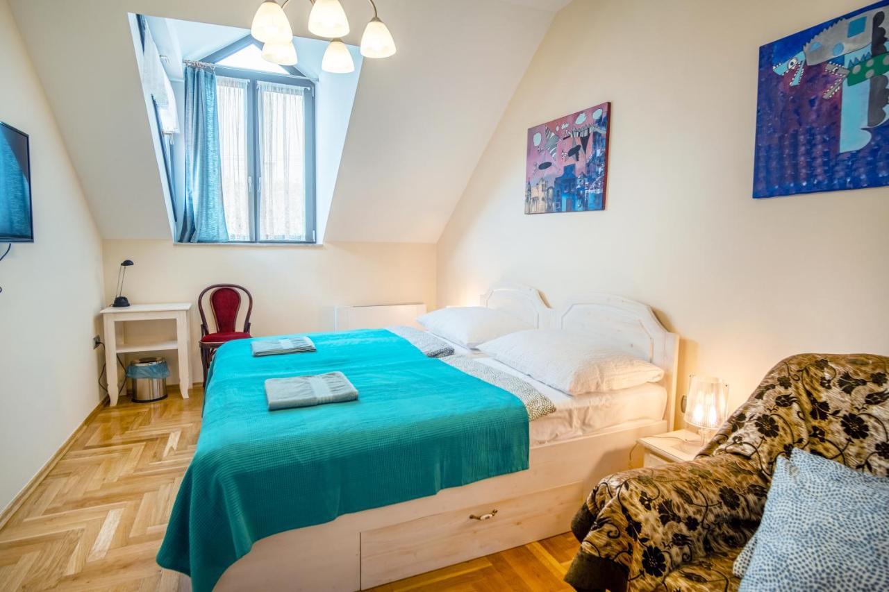 Kiss-Henezi Guest House Keszthely Buitenkant foto
